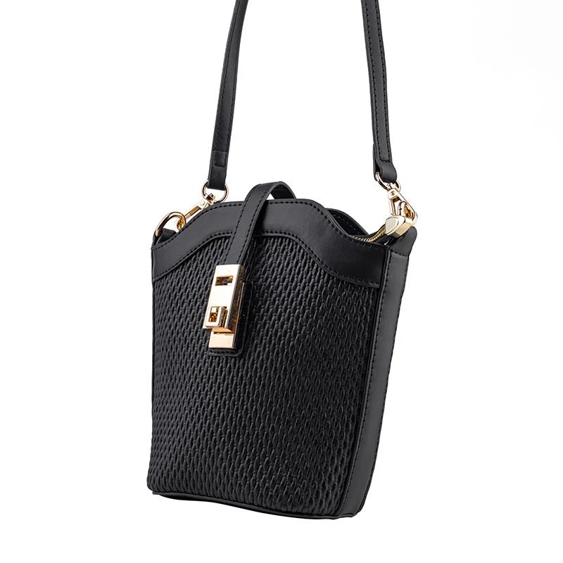 Crossbody Chic Purse (Black)